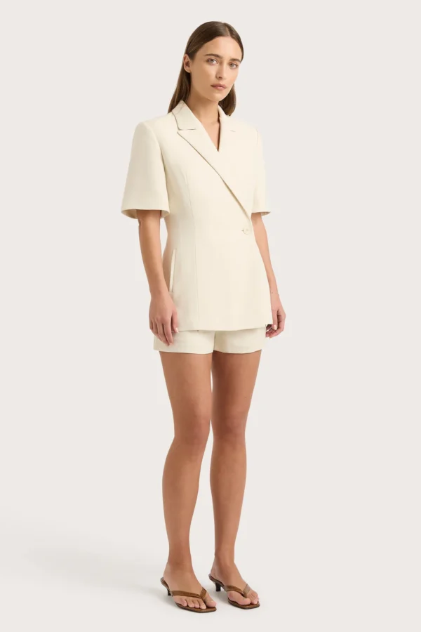 Celia Sleeveless Linen Blazer - Image 5
