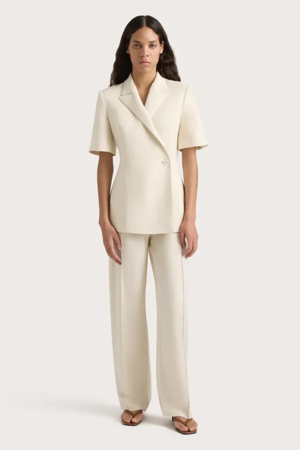 Celia Sleeveless Linen Blazer - Image 7
