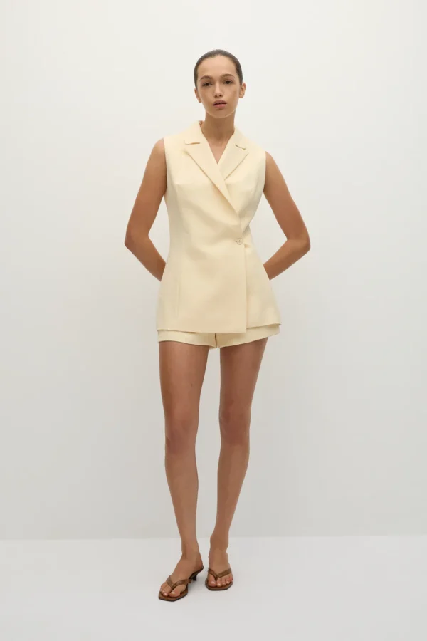 Aurelia Sleeveless Linen Blazer